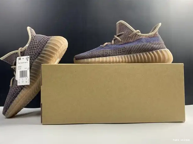 hype ADIDAS YECHER